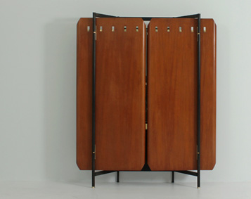 ITALIAN ENTRY WARDROBE BY LA PERMANENTE