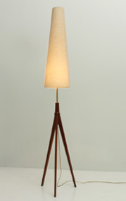 SCANDINAVIAN TRIPOD FLOOR LAMP