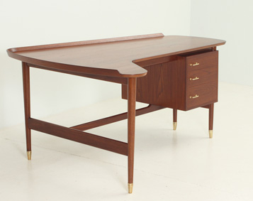 ARNE VODDER BO 85 DESK BY BOVIRKE